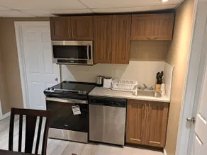 Beautiful 1 BRM Basement - Image 3
