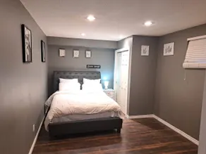 Beautiful 1 BRM Basement - Image 4