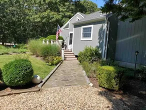 Ultra Private East Hampton Home with Pool - Image 2