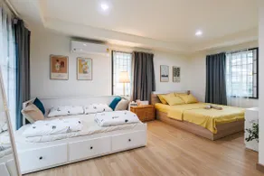 Entire 3BR Family Home w/ Kitchen & BBQ & Parking - Image 5