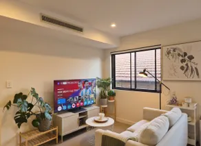 CozyHome w/ AC • 5 min to Light Rail | Winter Deal - Image 2