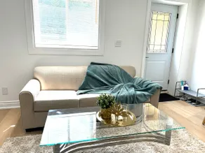 Cozy, 2BDR,walkout apt, free parking - Image 4