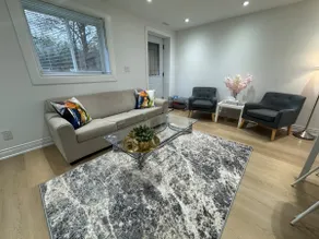 Cozy, 2BDR,walkout apt, free parking - Image 2