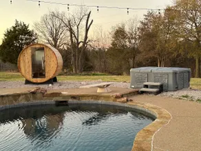 5BR LakeVilla – Pool, Sauna, Pickleball, Sleeps 25 - Image 2