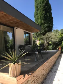 Independent contemporary lodge with Jacuzzi - Image 3