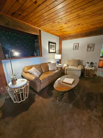 J&D Hand Crafted Cabin - Image 3