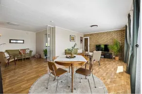 2nd floor of the house, shares an entrance with 1st floor - Image 2
