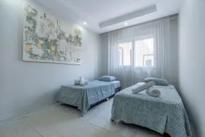 Central Family Flat • 500Mbps Fast Wi-Fi. - Image 4
