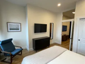 Downtown Urban Loft - Image 2