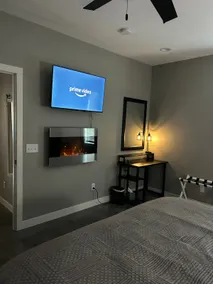 Henderson Guest House: Modern Meets Cozy! - Image 4