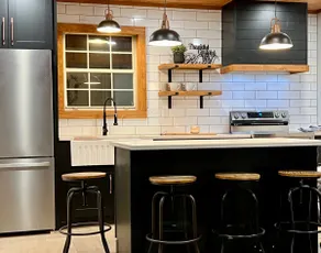 Luxury Creekside Cottage - Image 5