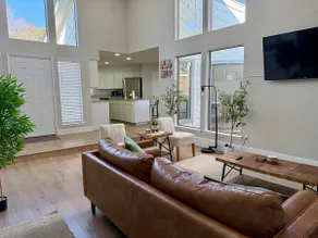 The Leafy Lounge-Large Home w/ Heated Indoor Pool - Image 4
