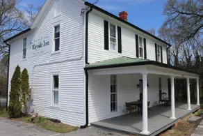 Family Suite at Wayside inn, Restored 1911 Home - Image 5