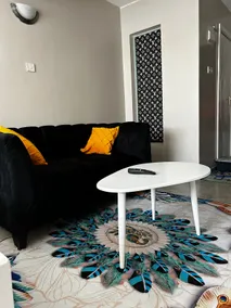 RJNs home with king-sized bed apartment Embakasi - Image 3
