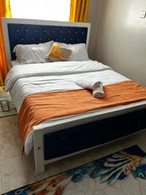 RJNs home with king-sized bed apartment Embakasi - Image 4