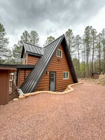 Black Diamond Cabin - Image 2