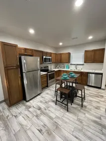 Chic 2 Bedroom 1 Bath home - Image 5