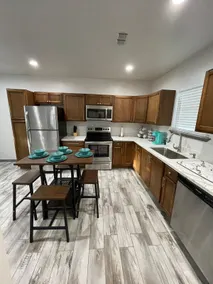Chic 2 Bedroom 1 Bath home - Image 4