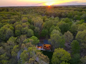 Luxury Cabin Sleeps 6 w/ Hot Tub and Outdoor Movie - Image 4