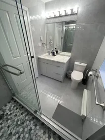 *Contemporary Luxury*: 1BR Suite, King Bed+Sofabed - Image 3