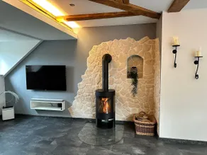 Vacation home with fireplace, hot tub and park view - Image 3