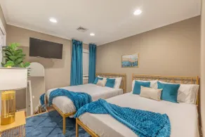 25% OFF AUG 2 King Beds Central A/C Train 5 NYC 30 - Image 3