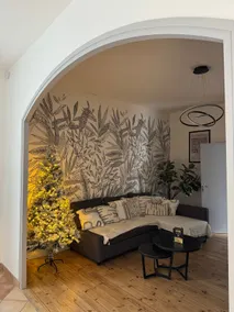 House with 9 beds and outdoors - Image 4