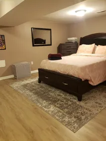 Comfy suite near parks and transit - Image 2