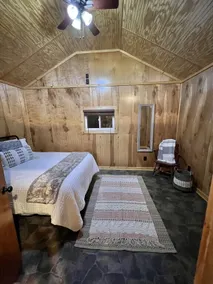 Knotted Oak Cabin - Image 3