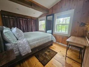 Updated Cozy Lakefront Cabin On Private Lake - Image 4