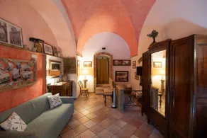 Alcove of the Griffins - Image 5