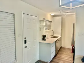 Downtown Oasis - Views of ATX Skyline - Image 3