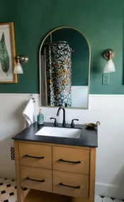 The Comfy & Spacious Vintage Downtown Duplex - Image 4