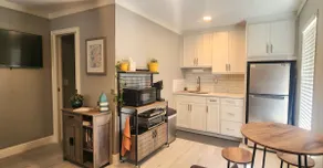 Lakefront Guesthouse near Downtown Clermont - Image 4