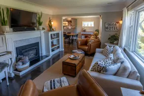 Couple's Oasis at Horner Park - Image 2