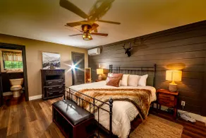 “Not Your Grandma’s Cabin” King Loft/WIFI/Hot Tub! - Image 4