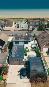 Coastal Courtyard with Hot Tub, Greatstone - Image 5