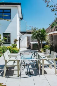Coastal Courtyard with Hot Tub, Greatstone - Image 4