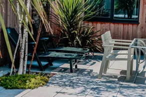 Coastal Courtyard with Hot Tub, Greatstone - Image 2