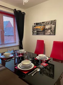 2x Double, En-suite & Bathroom, Central + Parking - Image 5