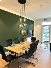 STAY - Deluxe City Apartment M17 - Image 2
