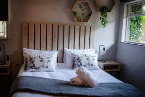 Wisteria Cottages - Image 2