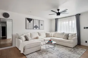 Luxe Home 4B3B with Heated Pool and Jacuzzi Parking included - Image 2