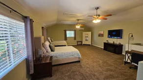 1150ft² 2 Story Gated Home w/ Pool & Play Area. - Image 4