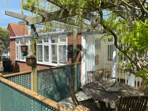 Shoreline hideaway, 1 min to the beach - Image 3