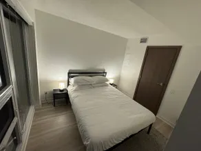 1 Bedroom Apartment in Downtown Toronto - Image 3