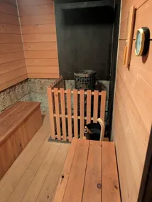 30 mins from Narita Air port. Private Sauna - Image 4