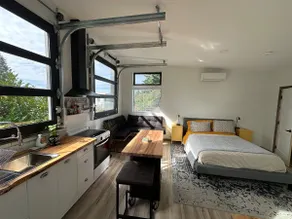 Private Studio w Peekaboo View - Image 2