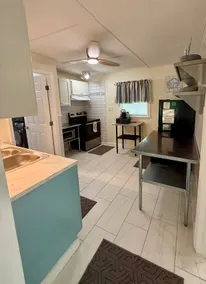 Shady Acres Owner’s Suite - Image 5