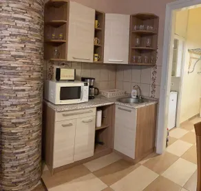 Central Studio & Apartment - Image 5